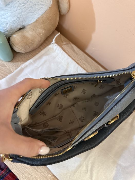 Guess дамска чанта