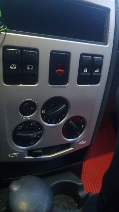 Vând logan mcv 5 locuri