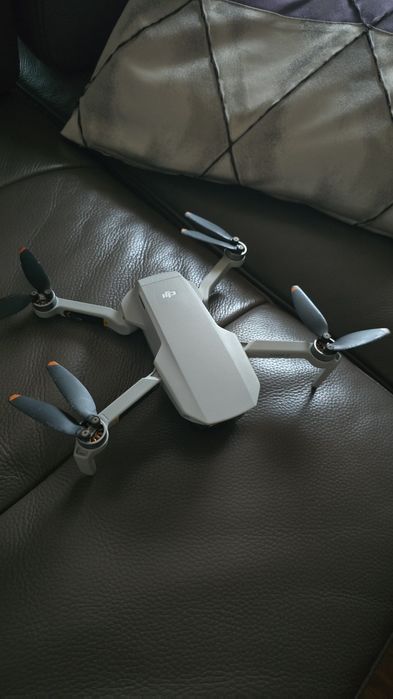 DJI Mini 2 – dronă pentru piese + telecomandă RC-N1 (opțional)