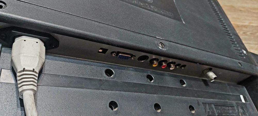 Телевизор  даром рабочий