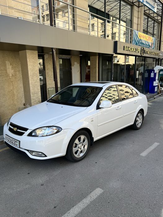 Продам автомобиль gentra 2021