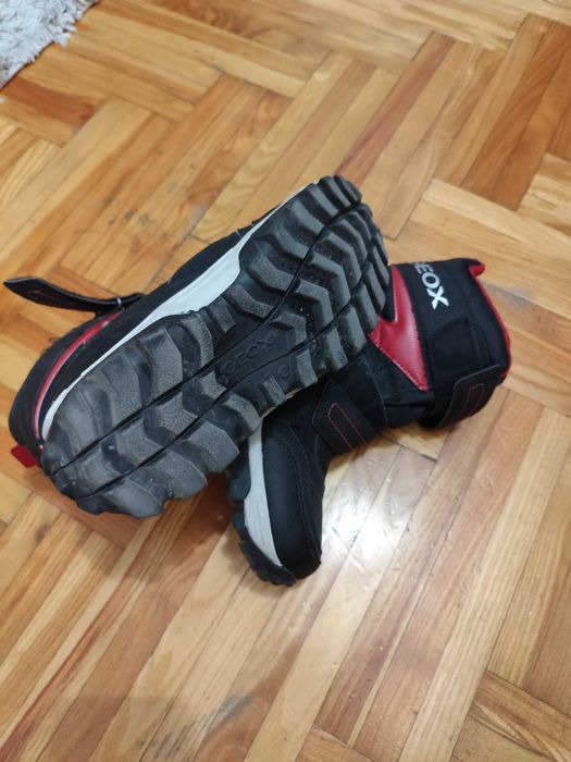 Продавам детски ботуши Geox номер 38