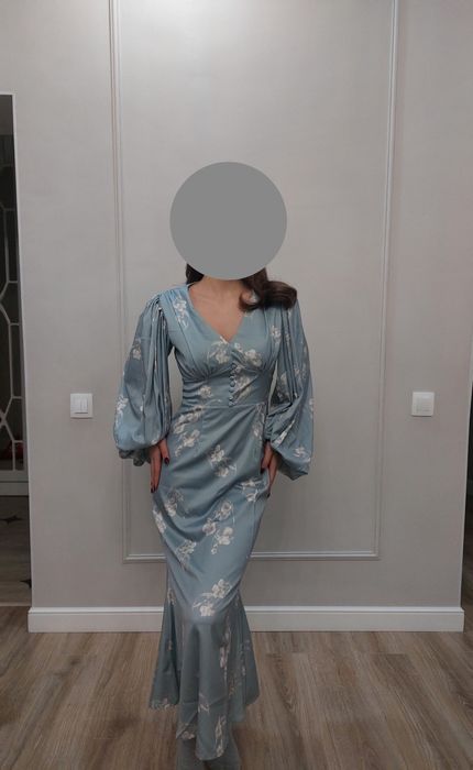 нарядное платье.