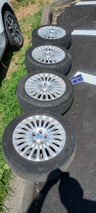 Jante aliaj Ford Focus 16''  x5 echipate cu cauciucuri mixte 205/55/16
