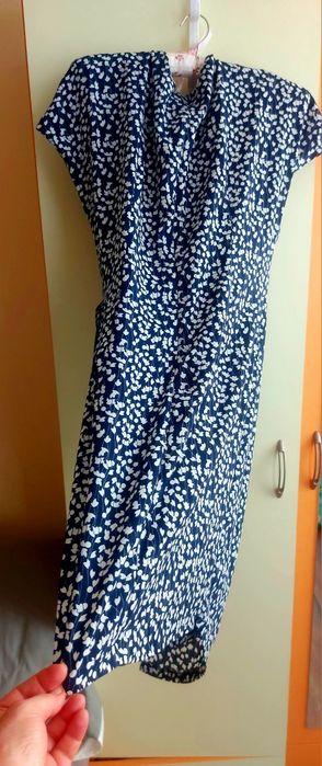 Нова рокля  с цип отзад,поплата леко асиметрича отпред