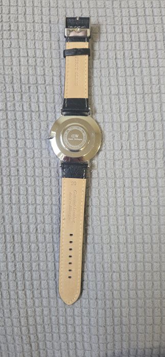 Часовник Daniel Wellington