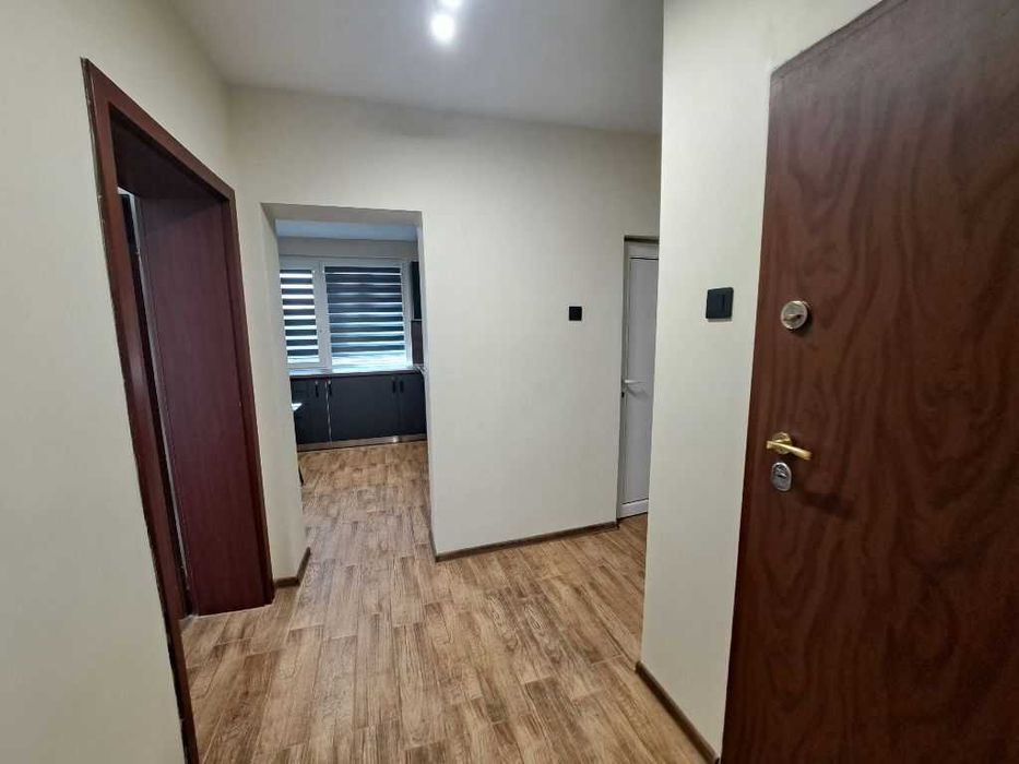 Тристайно жилище под наем в Сухата река