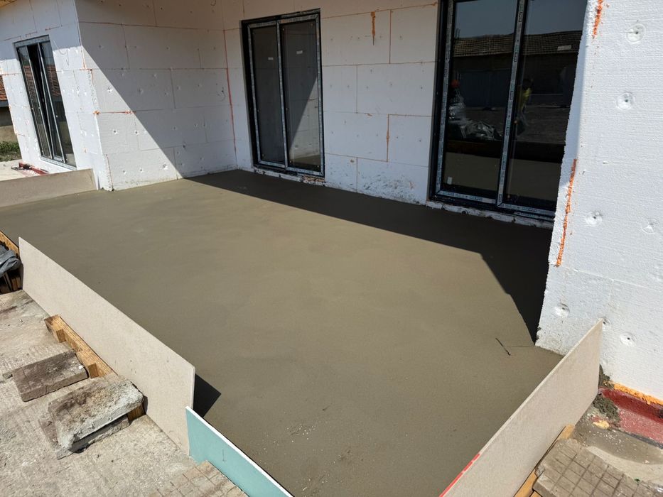 Машинно полагане на шлайфана замазка