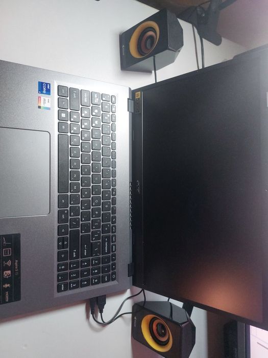 Ноутбук сатылады