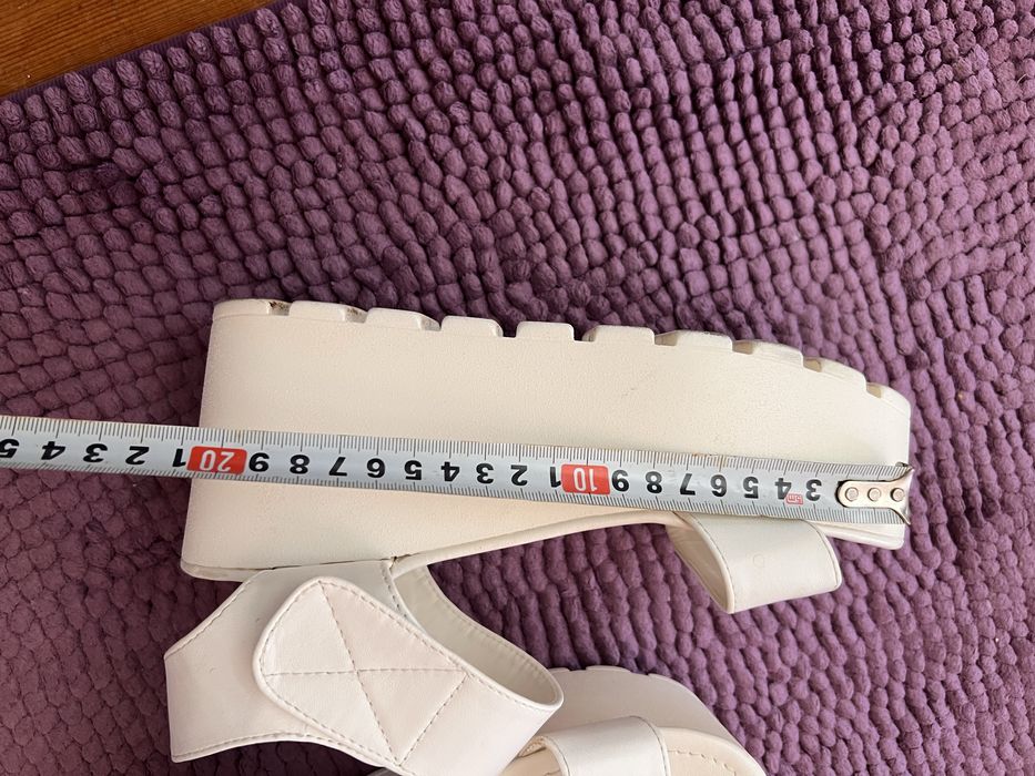 Сандали на платформа