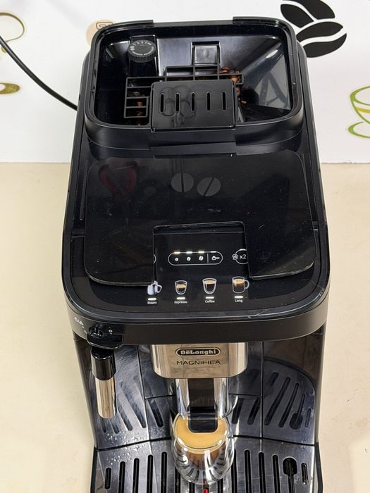 Кафемашина кафе автомат delonghi magnifica evo с гаранция