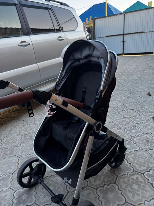 Коляска детская сегоро цвета