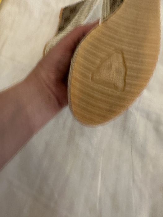Продам женкие сабо новые