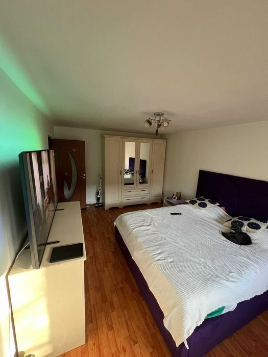 Vand apartament cu 3 camere -PROPRIETAR - zona Mircea Cel Batran
