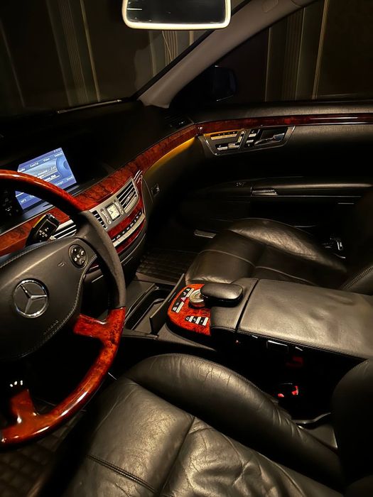 Mercedes Benz w221 dan w223 ga restayling sotiladi