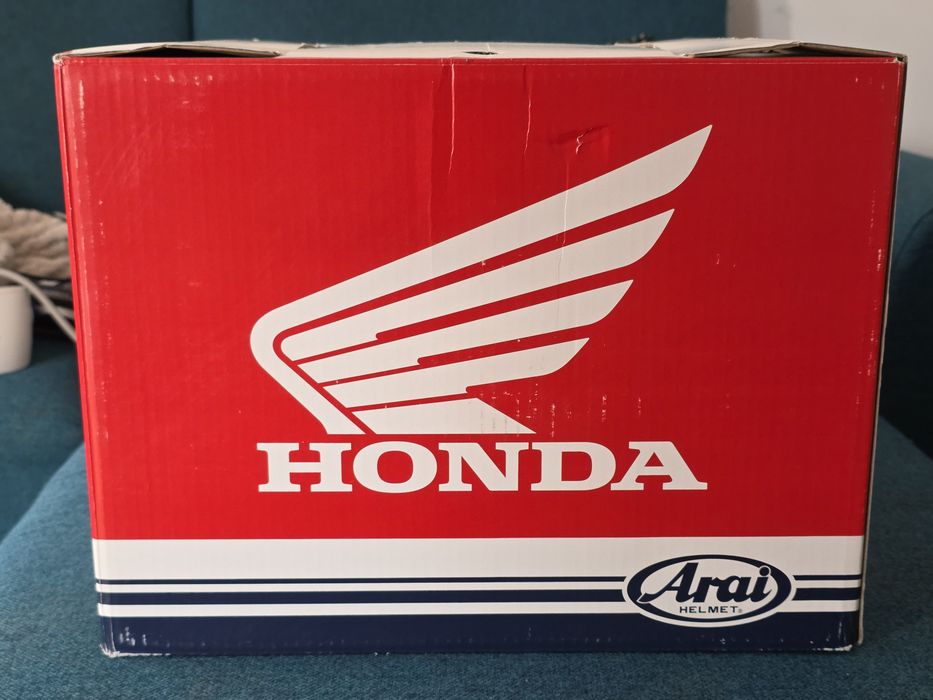 Vând casca Arai X5 Tour ediție Africa twin