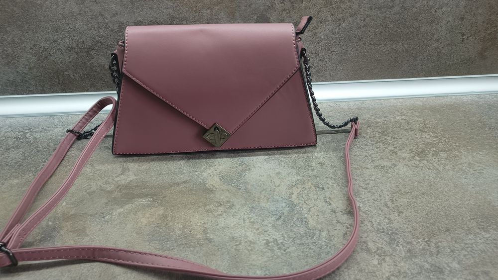 Нова чанта тип клъч цвят пудра