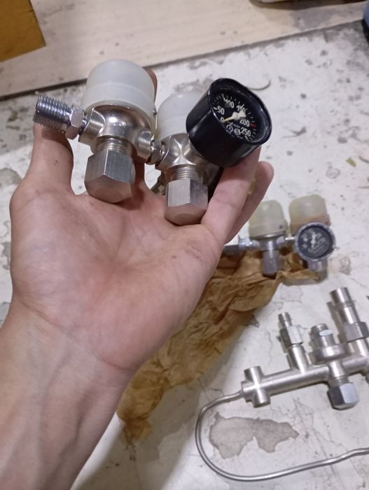 Продаю Кислородные Редуктора бу и новый