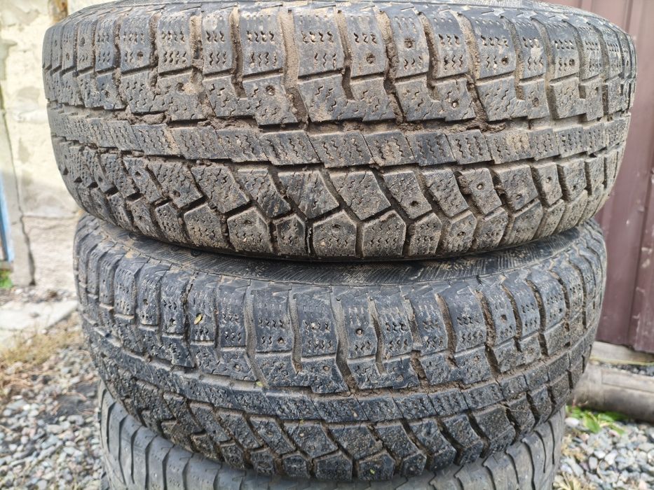 185 65 R15 продам шины Кордиант