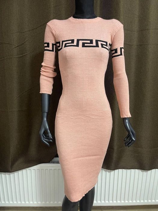 Rochite dama din tricot.