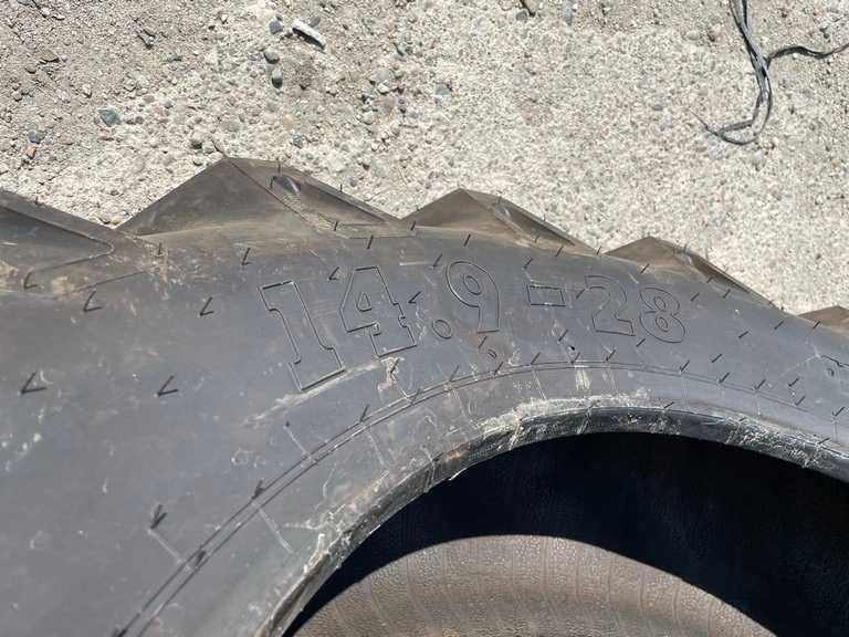 bkt anvelope noi agricole de tractor spate cu 8PR 14.9-28