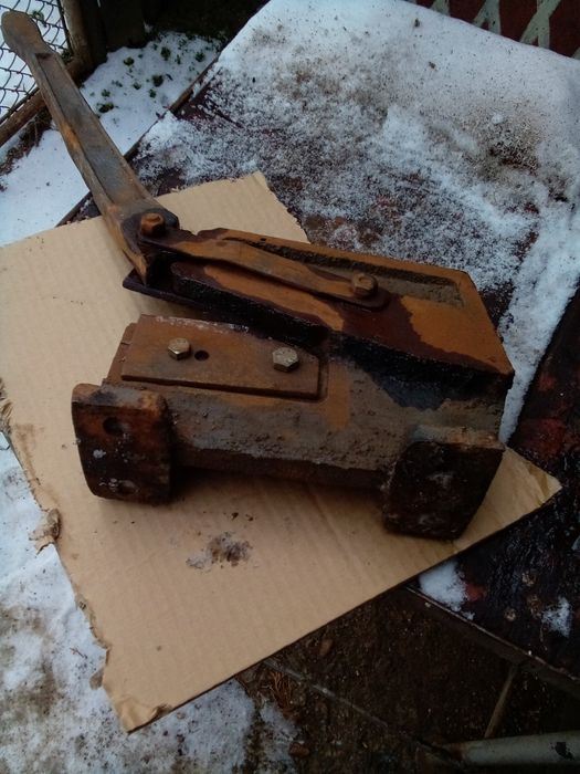 Продавам гилотина за рязане на ламарина