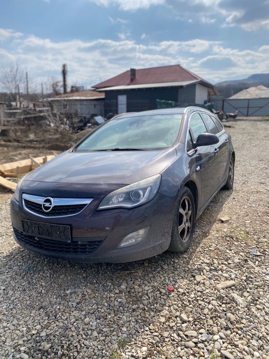 Faruri xenon opel astra J