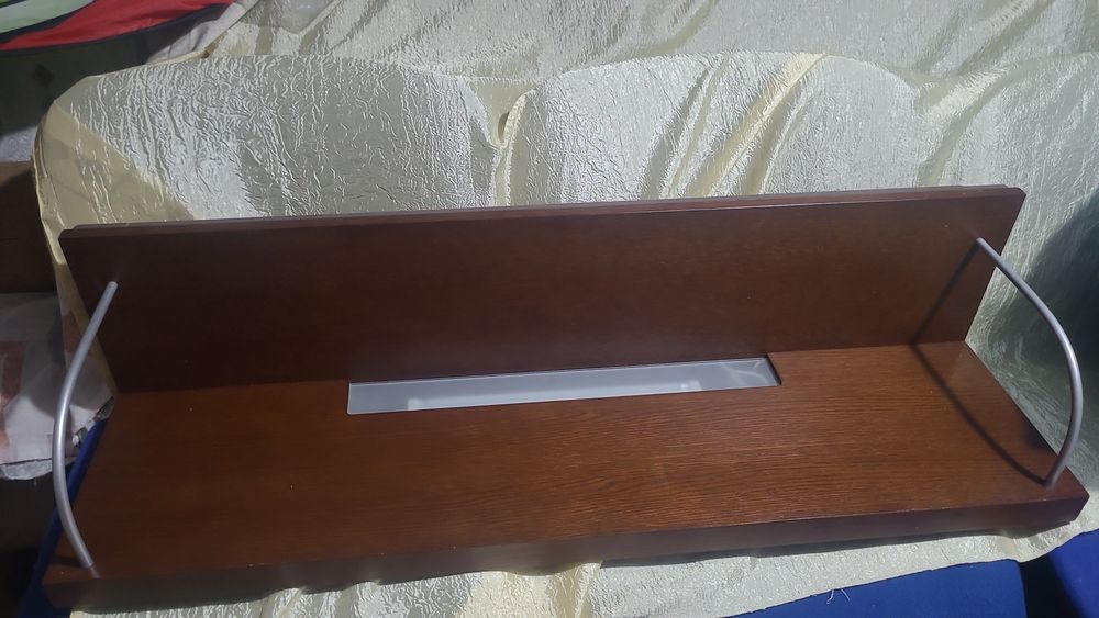 Продам навесные полки  3 шт