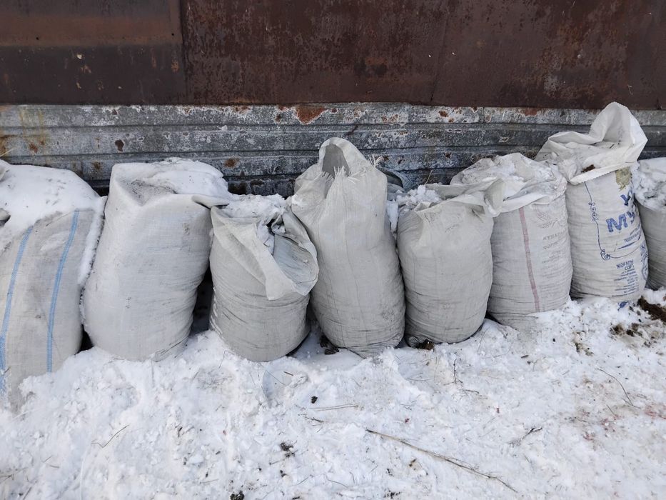 Конский замороженный навоз в мешах