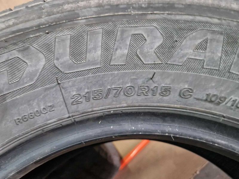 2 Bridgestone R15C 215/70/ 
летни бусови гуми DOT2621