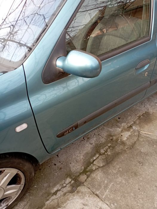 Vând uși și aripi , stare perfectă Renault clio 2 extrem,