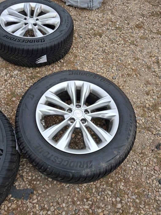 18″ джанти със зимни гуми за Hyundai Santa Fe / Kia Sorento

Продавам комплект