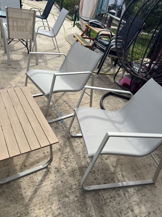 Градински мебели