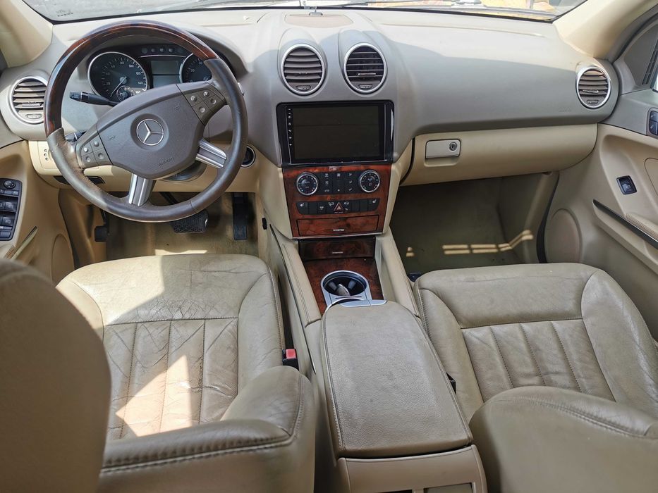 Dezmembrez mercedes ML w164 350i/bara fata ml/haion ml/stop ml/m272/