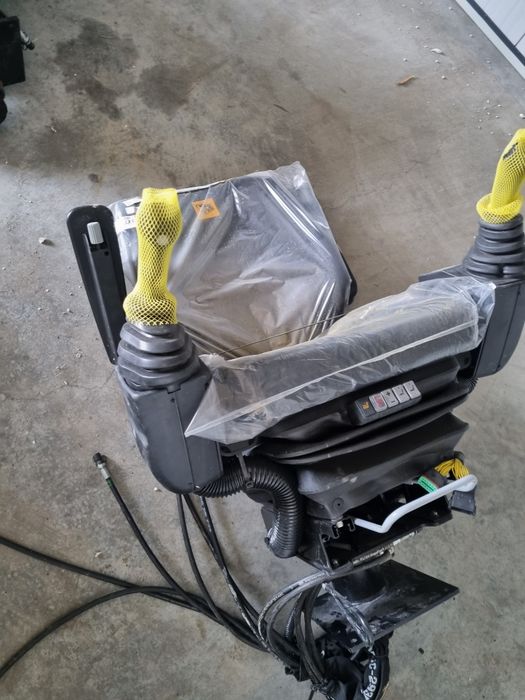 Scaune joistik Jcb