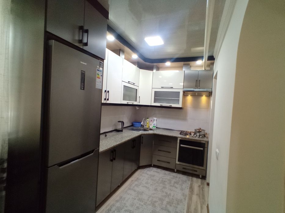 Здравствуйте. Сдается в Ал Хоразмий зади 51 школы 3 комнатная квартира