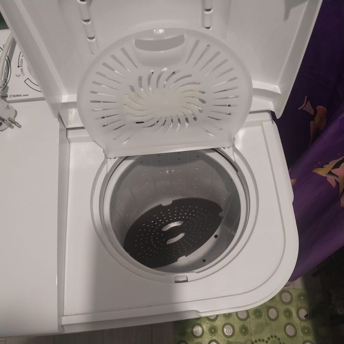 Продам стиральную машинку полу автомат