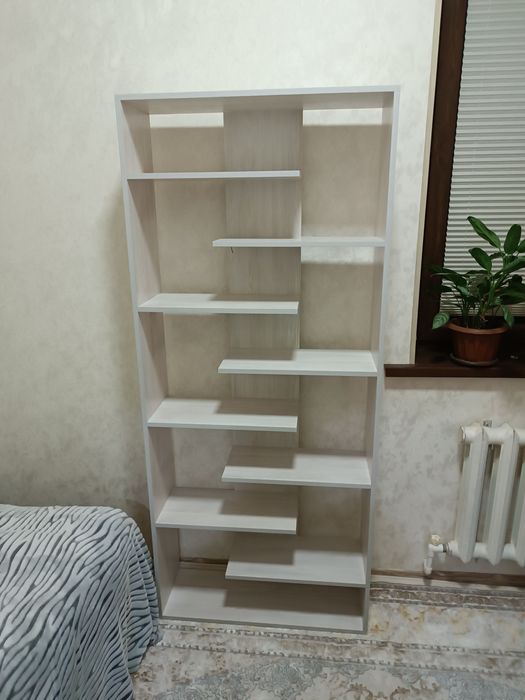 Kutibhona va oʻquv markazlari uchun kotob javonlari va stollar :sexdan