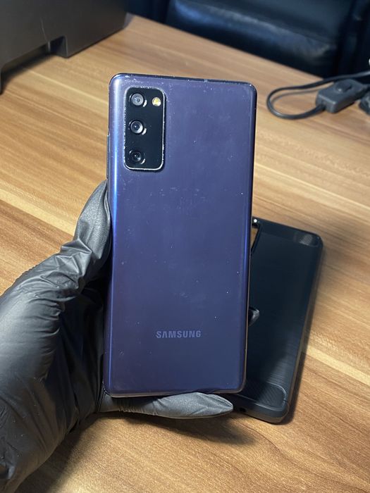 Samsung Galaxy s20 FE• 128 GB • Cloud Navy
