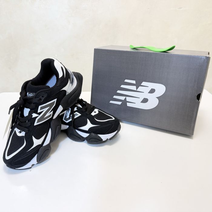 Adidasi New Balance 9060
