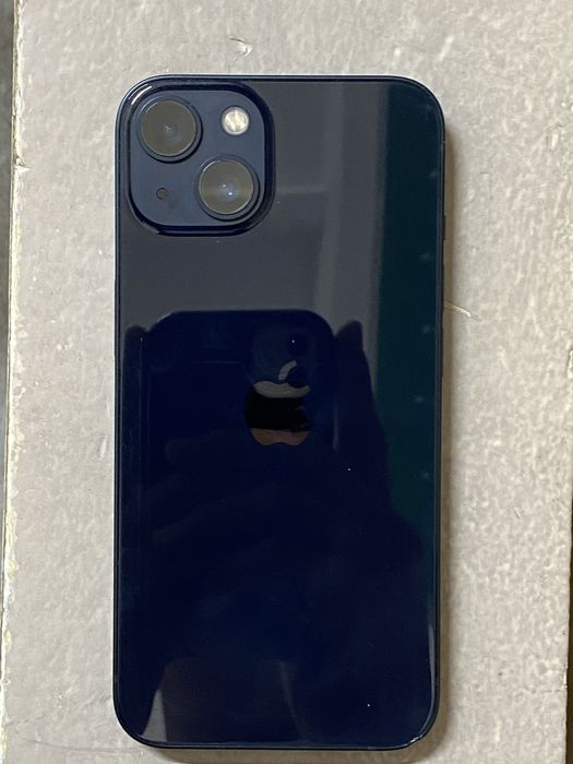 Продаю iPhone 13
