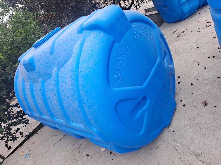 Turli hil hajimdagi suv idishlar