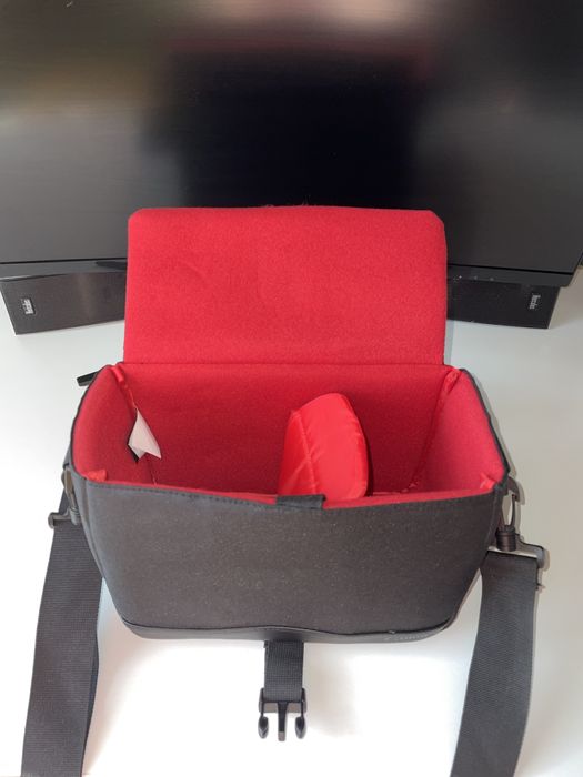 Canon EOS 4000D + EF-S 18–55mm | Пълен комплект | Отлично състояние