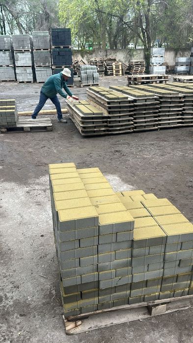 Брусчатка Алматы