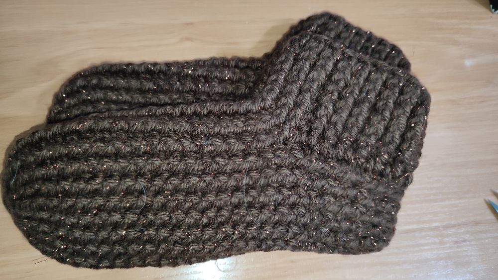 Тапочки вязаные крючком.