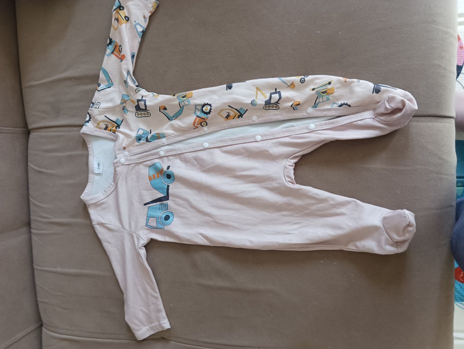 Продам вещи 6месяцев