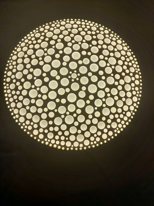 Продавам голяма лед лампа за таван