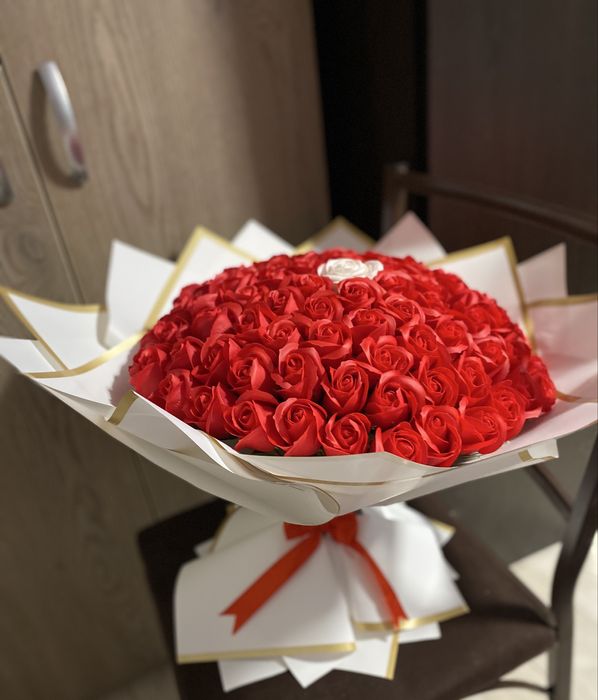 Buchet de trandafiri din sapun 101 trandafiri la doar 200 lei