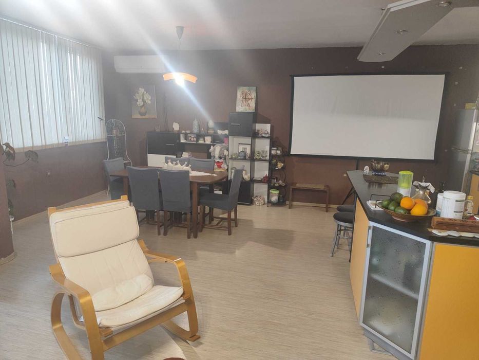 Без Комисиона Тристаен 110 м²