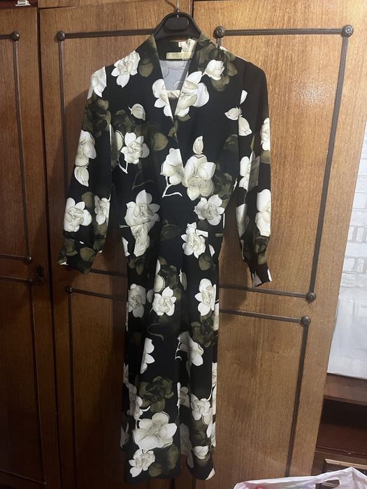 Продам платья 42 размер